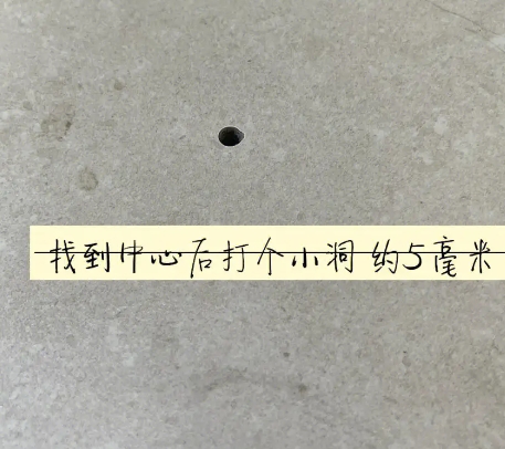 石首瓷砖空鼓维修公司专业解答在瓷砖铺贴过程中，如果砂料搅拌不均匀，将会带来以下问题